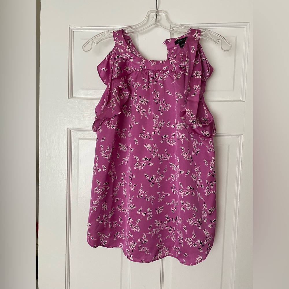NWT Ann Taylor Floral Ruffled Pink Women's Top size M